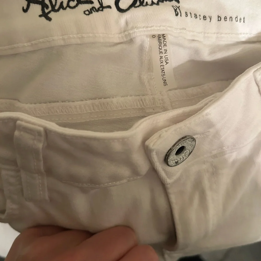Alice + Olivia Crisp White Jeans Raw Hem Size 0 - Picture 5 of 6
